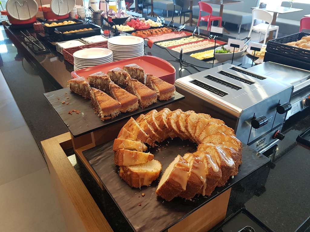 Ibis 卡洛斯-巴尔博萨 餐厅 照片