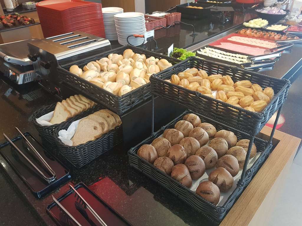 Ibis 卡洛斯-巴尔博萨 餐厅 照片